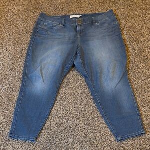 Torrid Women's Cropped Blue Jeans